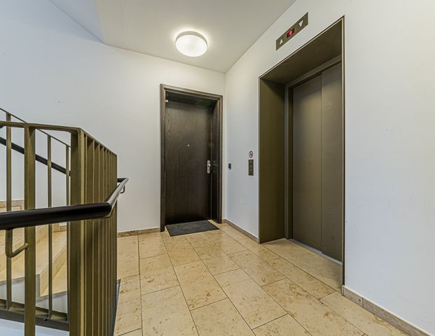 City-Residence: Luxuriöse 4-Zimmer-Wohnung (6. Stock) mit sensationellem Blick auf den Main - Photo 1