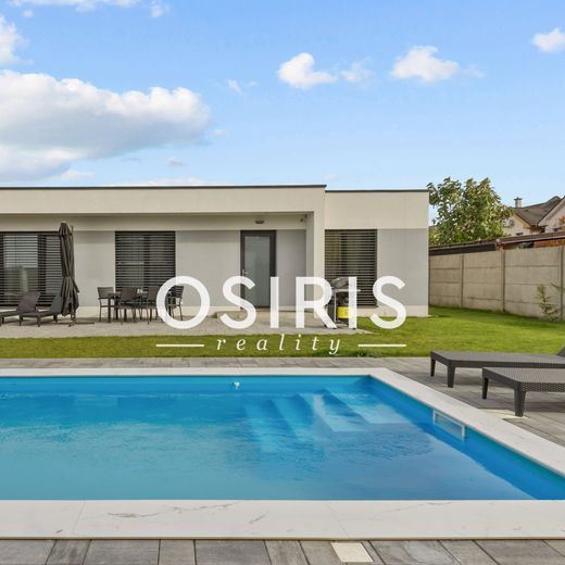 Klimatizovaný 4i rodinný dom s bazénom, 2x parkovanie na pozemku, novostavba 2023 - Photo 1