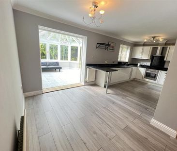 4 bedroom detached house to rent - Photo 5