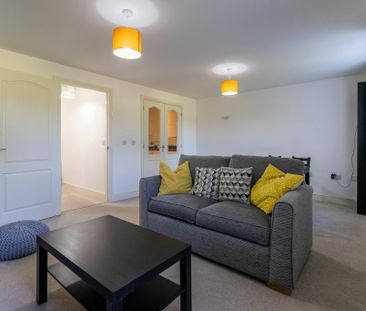 2 bedroom ground floor flat to rent - Photo 1