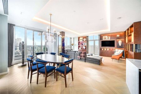 A spectacular three bedroom penthouse that occupies the entire 38th floor, benefitting from two balconies as well as two extended terraces. - Photo 2