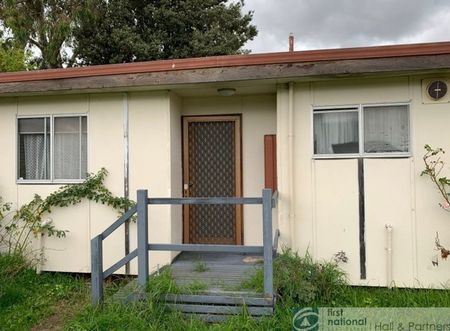 3 Hillside Avenue, Dandenong - Photo 2