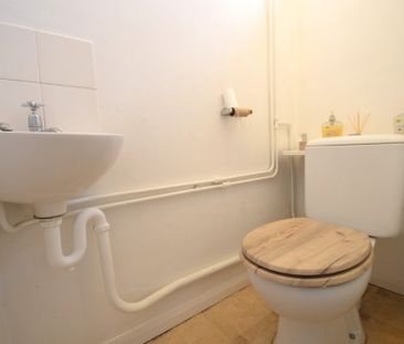 5 bedroom Semi-detached house to rent - Photo 6