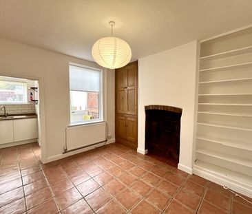 Two bed end terrace House - Photo 2
