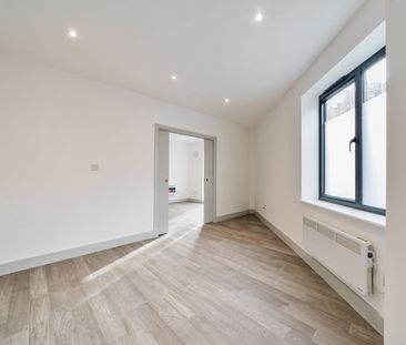 Norbury Crescent, London, SW16 - Photo 3