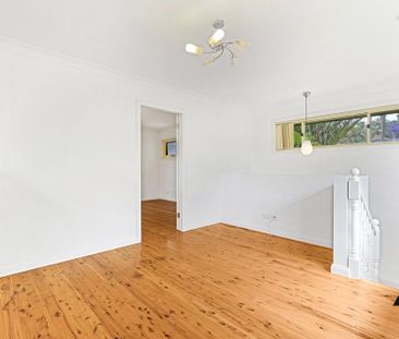 Charming 4-Bedroom Home in Hunters Hill - Your Perfect Family Retreat! - Photo 6