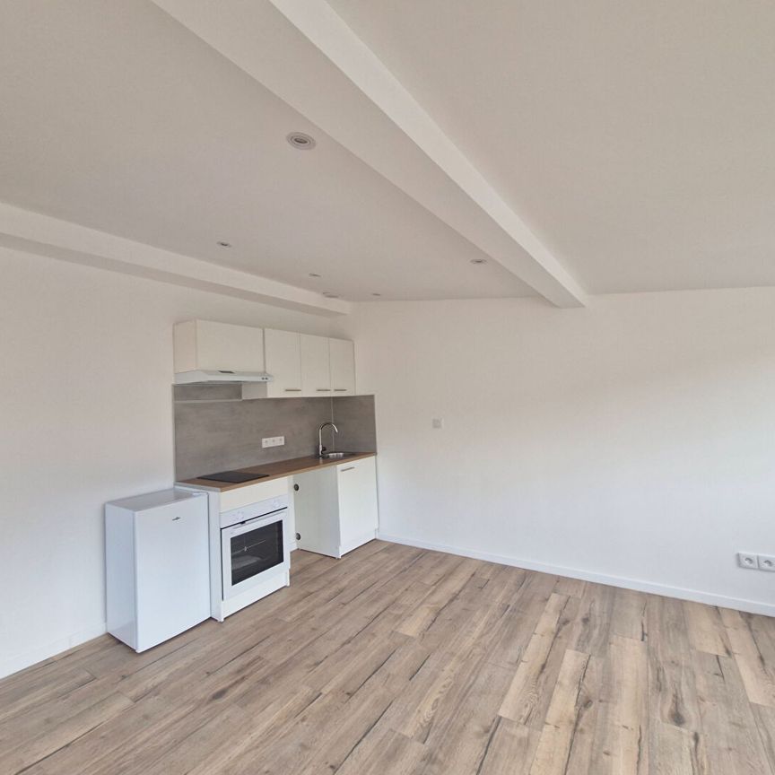 Location Appartement 2 pièces 56m² - Photo 1