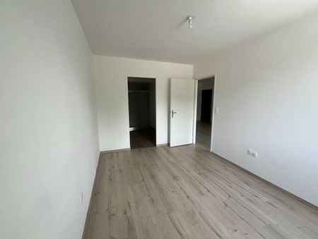 Location Appartement 2 pièces 43m² - Photo 3