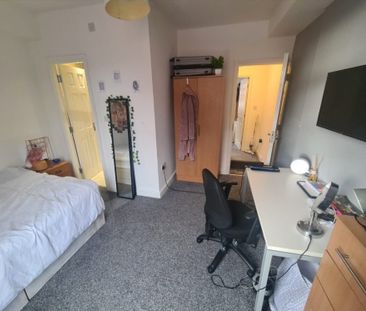 5 Bed - 96 Royal Park Road, Hyde Park, Leeds - LS6 1JJ - Student - Photo 4
