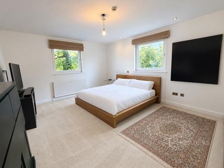 3 bedroom flat to rent - Photo 5