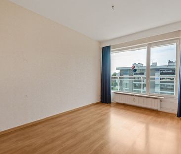 Mooi appartement met 2 slaapkamers en terras te Berchem! - Foto 3