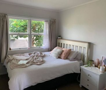 Sunny 3 bedroom in a quiet cul de sac - Photo 5