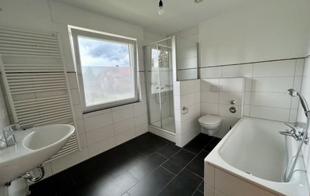 Frisch renovierte 2-Zimmerwohnung mit Wohnraumbelüftung und Sonnenbalkon - Photo 4