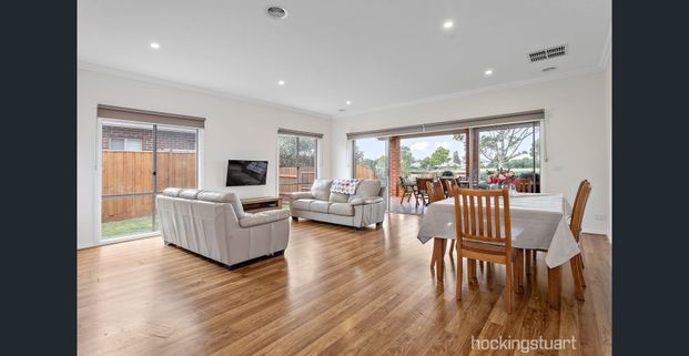 Luxury & lifestyle awaits - Photo 1