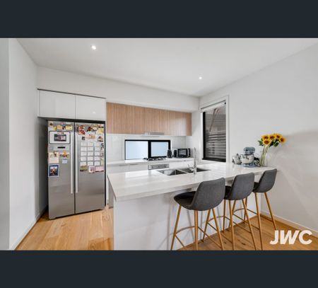 6/2 Curlew Court, Doncaster, Vic 3108 - Photo 3