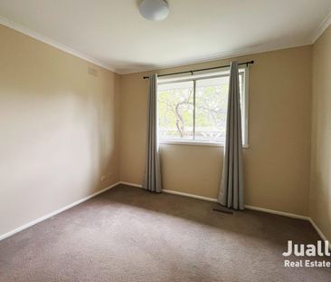 4 Aminga Ct, Croydon, Vic 3136 - Photo 3