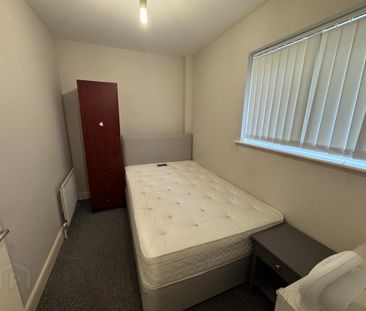 909 College Court Central, 56 King Street, Belfast, BT1 6BZ - Photo 3