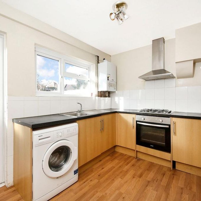 3 bedroom terraced house to rent - Photo 1