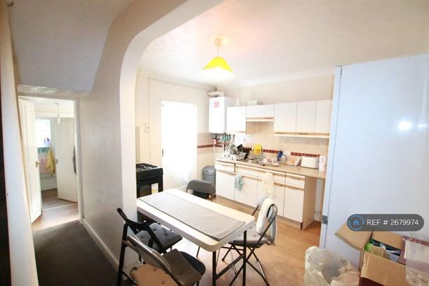 3 bedroom terraced house to rent - Photo 1