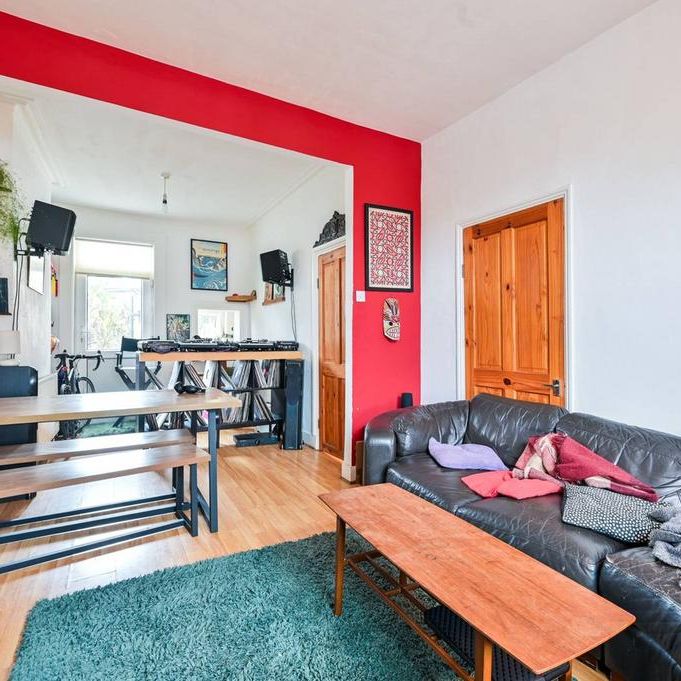 3 bedroom terraced house to rent - Photo 1