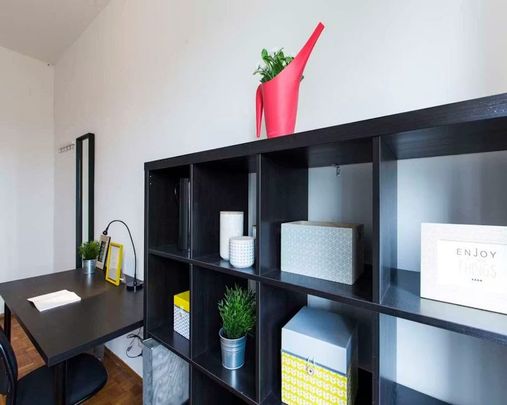 Via dei Mandorli, Cesano Boscone, Lombardy 20090 - Photo 1