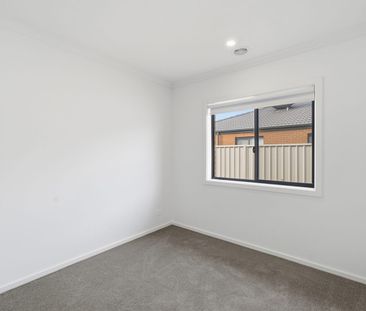 Brand new family home! - Photo 1