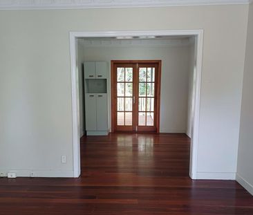 1 Newbolt Street, 4121, Holland Park Qld - Photo 4