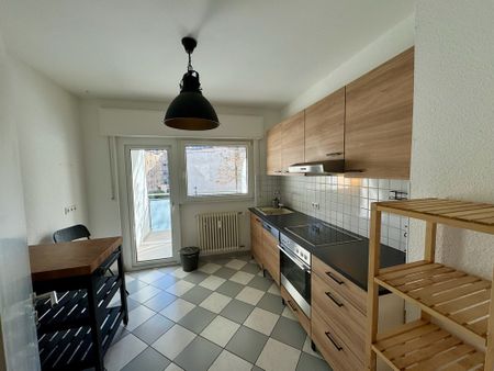 Schöne 3 Zimmerwohnung mit 2 Balkonen in der Karlsruher Oststadt - Foto 3