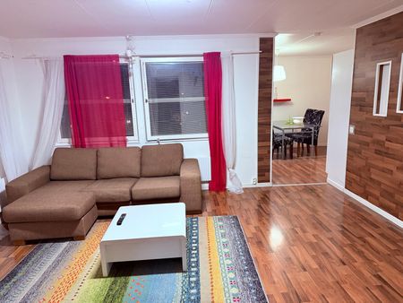 Storvretsvägen, Tumba - Photo 2