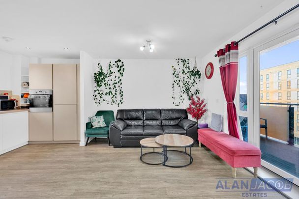 3 bedroom flat to rent - Photo 1