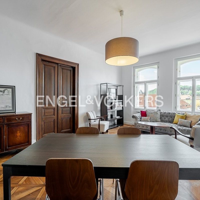 Pronájem bytu 3+1 91 m², Liliová 1070, Praha - Fotografie 1