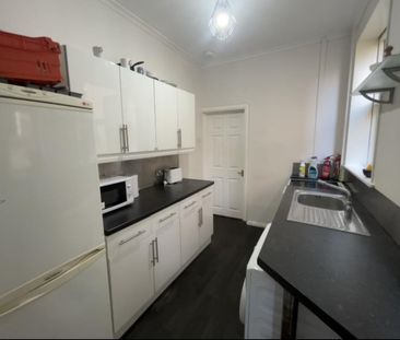 4 Bed Terraced House For Rent - Photo 6