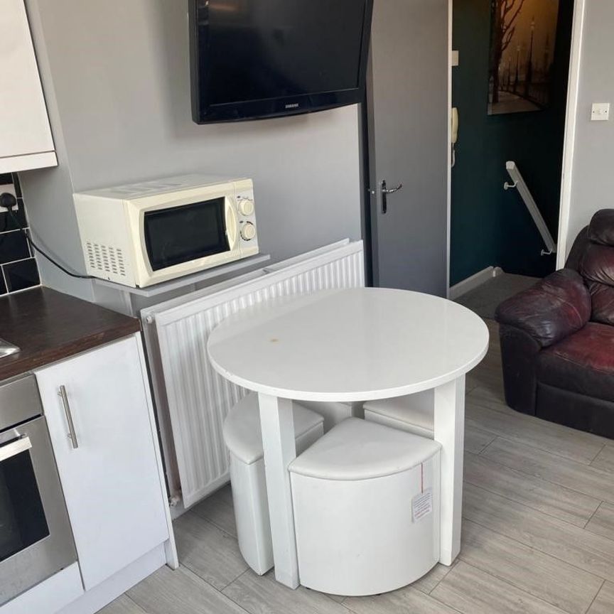 b Blackpool Road, Fulwood, Preston - Photo 1