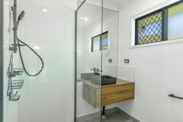 6 St Pauls Court, Mount Louisa - Photo 1