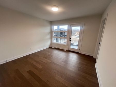 For Lease - 6458 Sunshine Common, Niagara Falls, Ontario - Photo 4