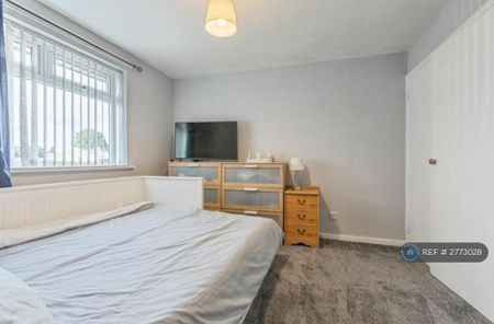 3 bedroom terraced house to rent - Photo 4