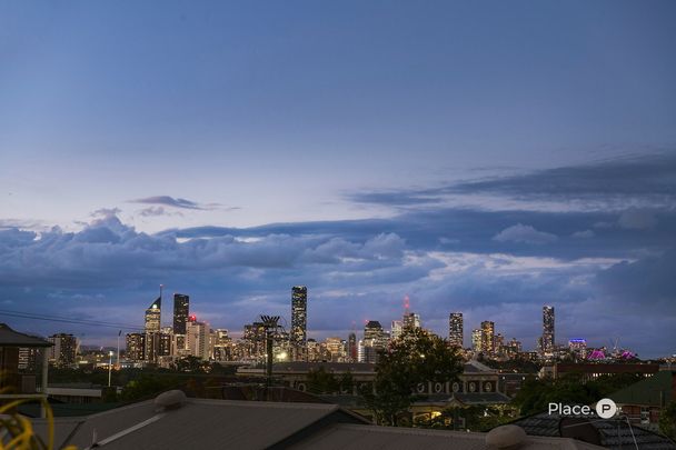 77, Kirkland Avenue, QLD, Coorparoo - Photo 1