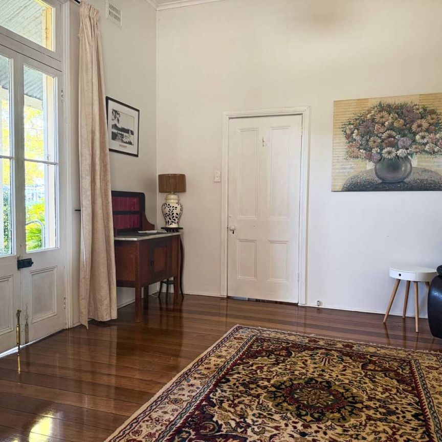 Healthcare Haven!! Private One-Bedroom Unit with All-Inclusive Comfort Near the Hospital - Photo 1