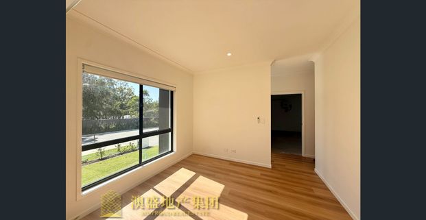 Brand New Luxury Family Home in Prime Pallara Location - Photo 1