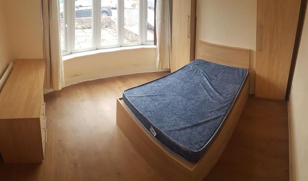 5 bedroom semi-detached house to rent - Photo 1