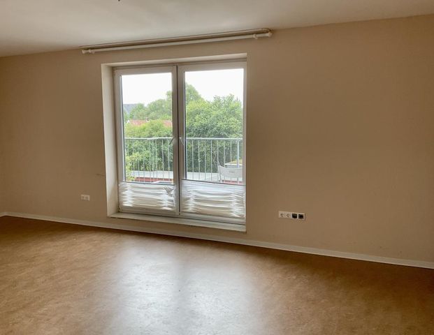 WG-Zimmer mit tollem Balkon für Schüler, Studenten oder Auszubildende! - Photo 1