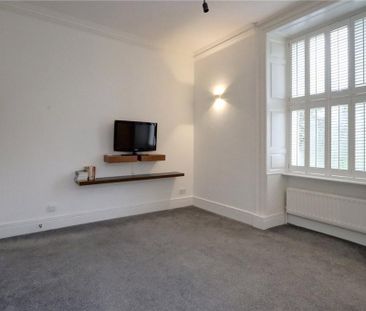 3 bedroom flat to rent - Photo 6