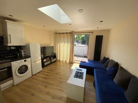 2 Bed Detached House, Amersham Road, SE14 - Photo 5