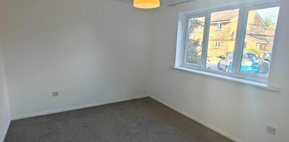 1 Bed Flat, Luther King Close, E17 - Photo 2