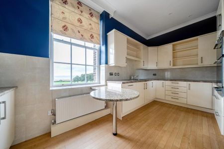 3 bedroom flat to rent - Photo 5