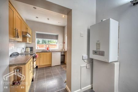 2 bedroom flat to rent - Photo 4