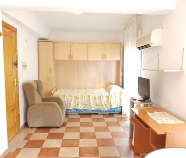 Piso de alquiler en Calle San Juan de Dios, Centro - Sagrario - Photo 2