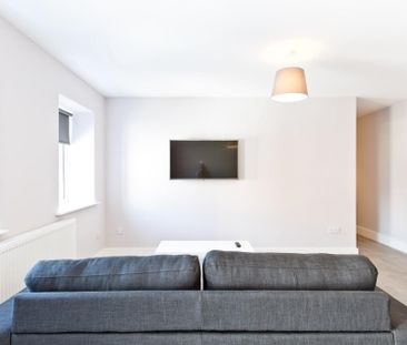 2 bedroom private hall to rent - Photo 2