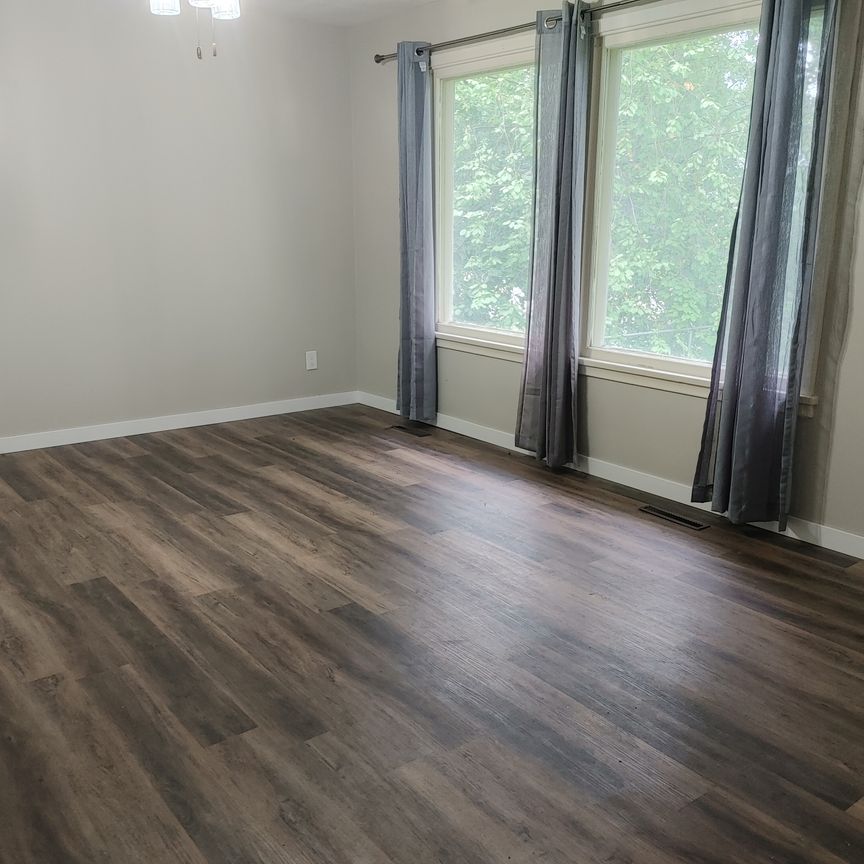 264 SCARTH ST - Photo 1
