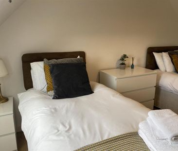 2 bedroom semi-detached house to rent - Photo 6